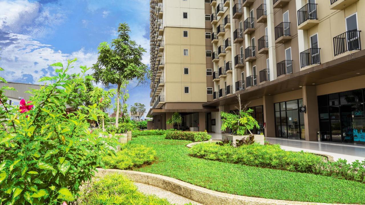 Azalea Suites Cikarang By Jayakarta Group Esterno foto