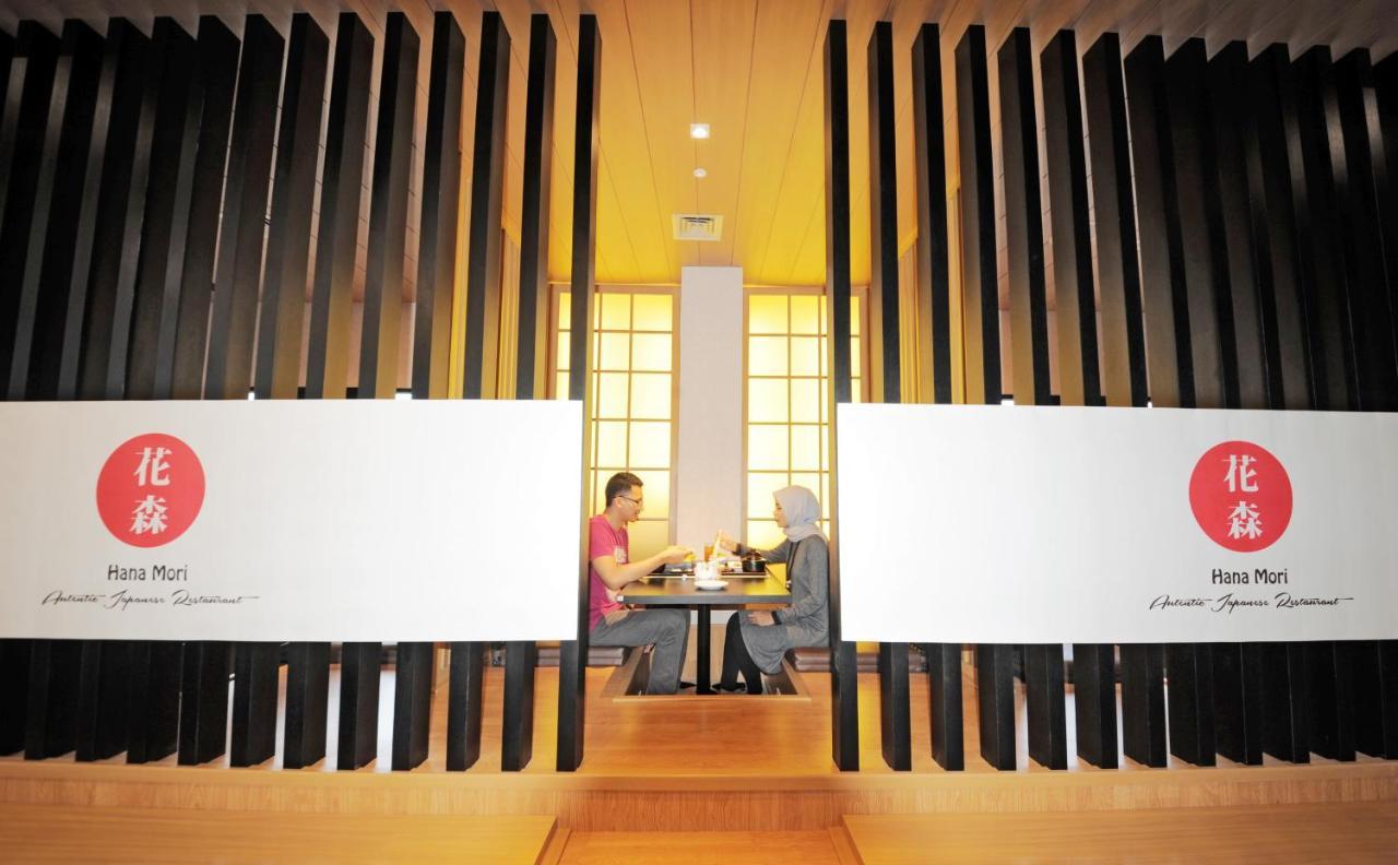 Azalea Suites Cikarang By Jayakarta Group Esterno foto