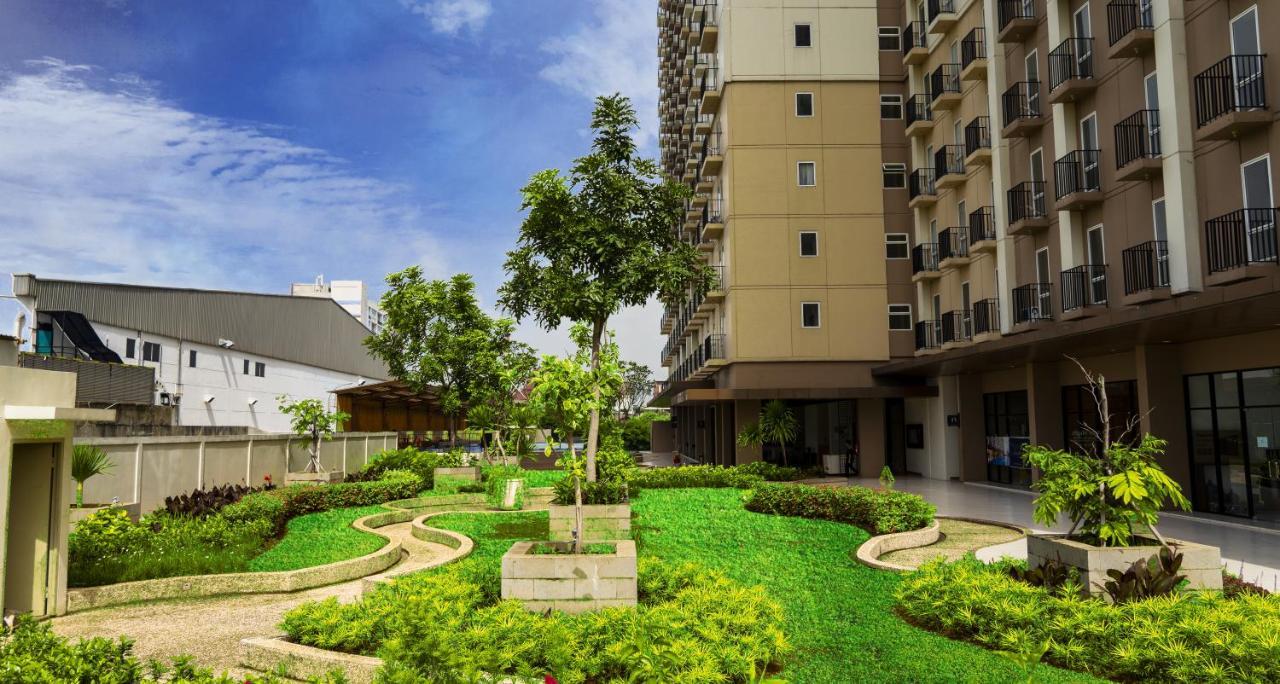 Azalea Suites Cikarang By Jayakarta Group Esterno foto