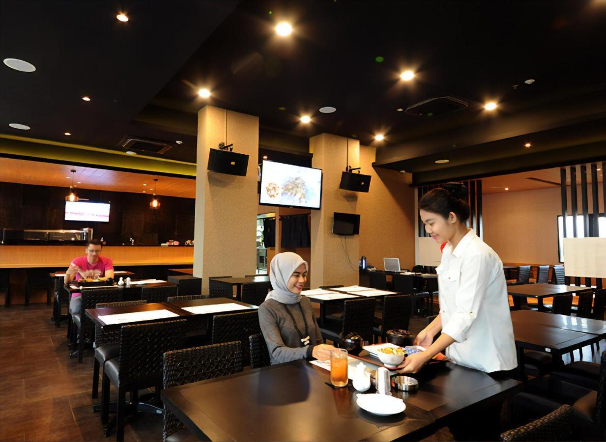 Azalea Suites Cikarang By Jayakarta Group Esterno foto
