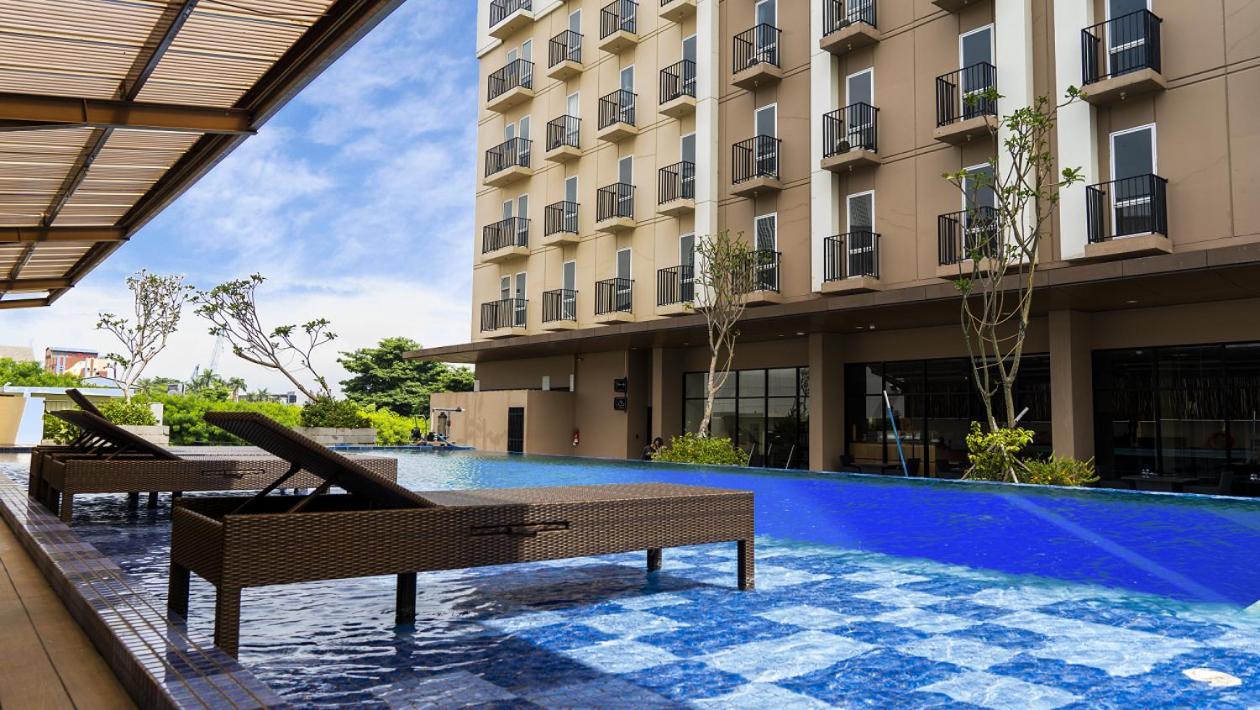 Azalea Suites Cikarang By Jayakarta Group Esterno foto