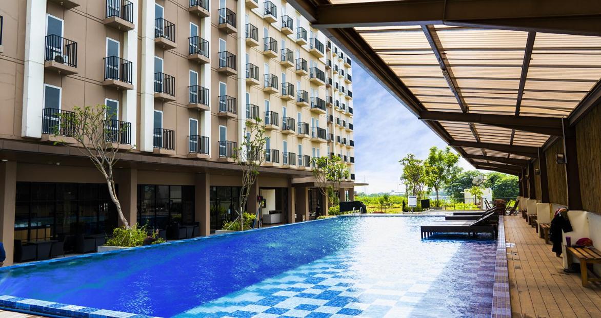 Azalea Suites Cikarang By Jayakarta Group Bekasi Esterno foto